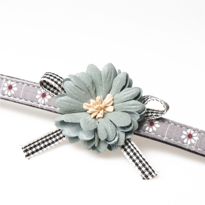 PetalPaws™ Collar - Stylish and Comfortable Small Dog and Cat Collar with Flower Design