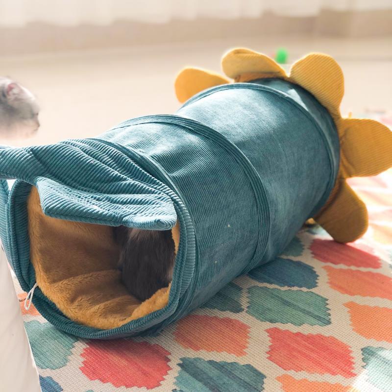 Cucatube Cozy-Collapse Tunnel: Interactive Cat Toy  Tube Bed in Vegetable Green Cucumber Shape - Plush Velvet Material