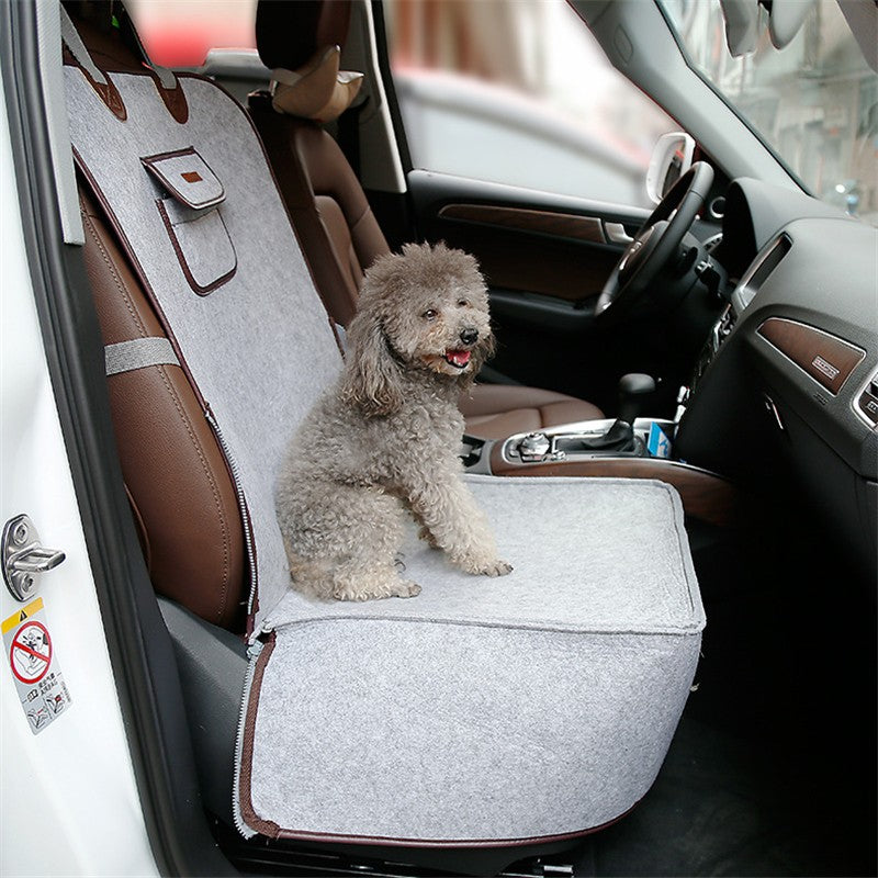 Stylish RetroRider™ pet pad for luxurious lounging - let your pet relax in comfort and style!