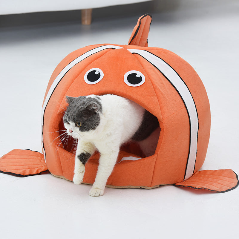 CozyFish Cat Retreat: Cute Clownfish-Shaped  Bed for Indoor Cats and Small Dogs - Portable and Comfortable