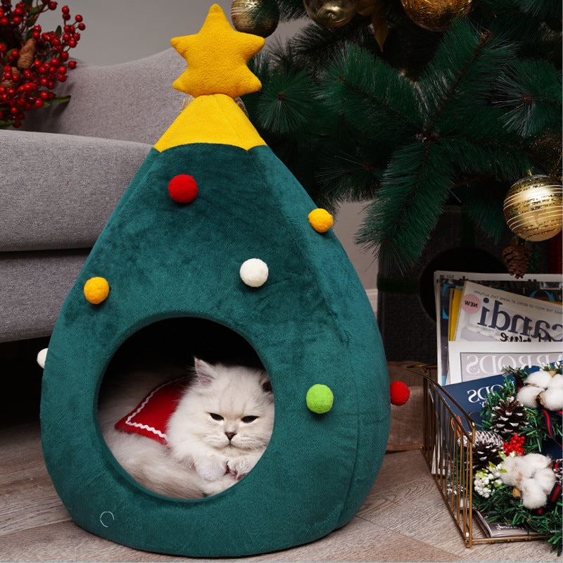 CozyTree Pet Haven Bed Mat Kennel - Christmas-themed cat and dog bed for cozy winter sleep - Soft and durable 