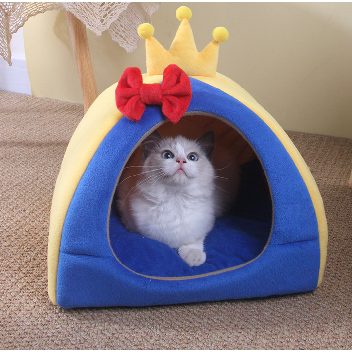 Regal Retreat: Cozy Castle Pet Bed - Semi-enclosed, Machine Washable, Anti-Slip Bottom - Cats, Small Dogs