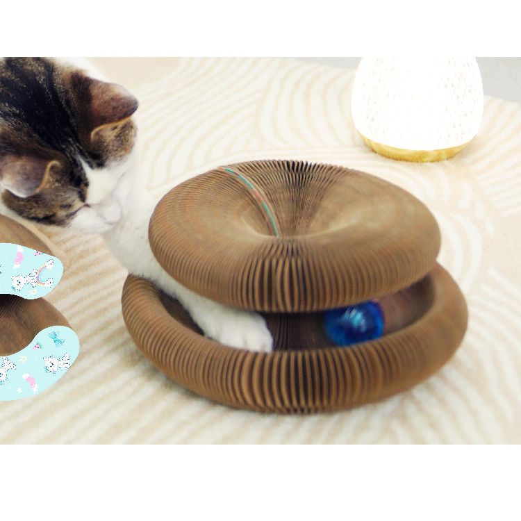 Foldable cat scratcher made from eco-friendly materials - FlexiFeline™